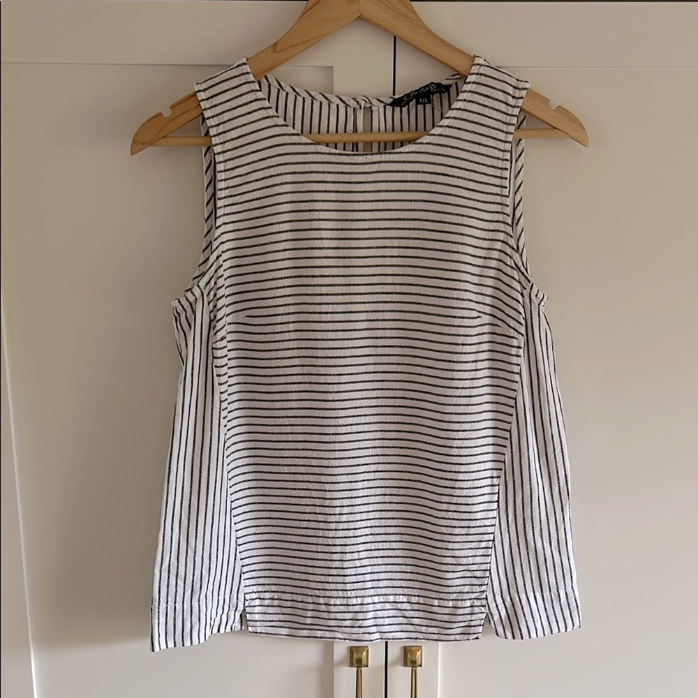 Charlies B. White Linen Blend Striped (Blue/Black) Tank Top Size Small